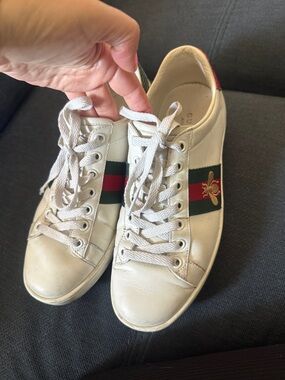 Gucci White Leather Sneakers with Red & Green Web Stripe